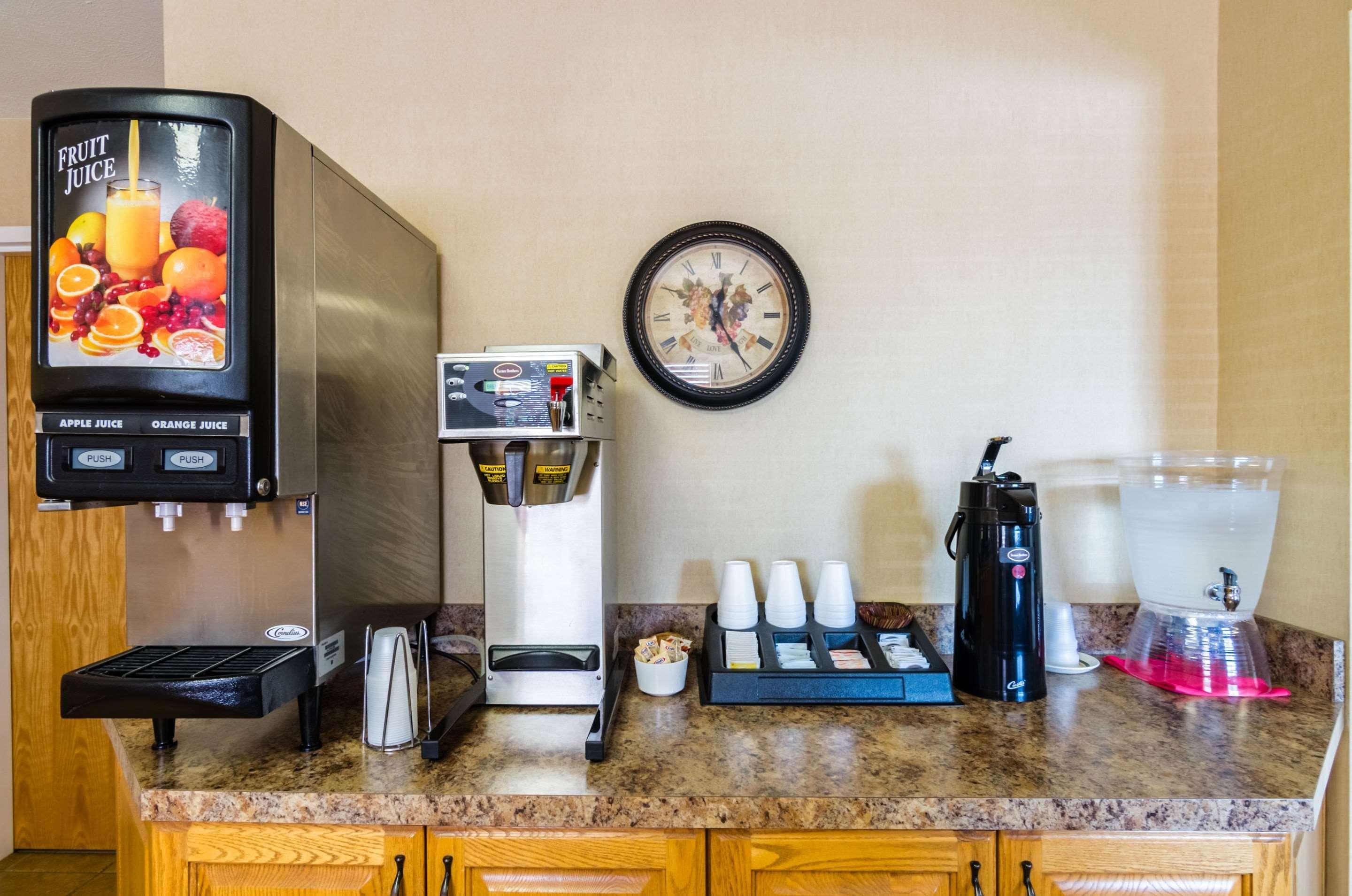 Hotel Super 8 By Wyndham Cozad Extérieur photo