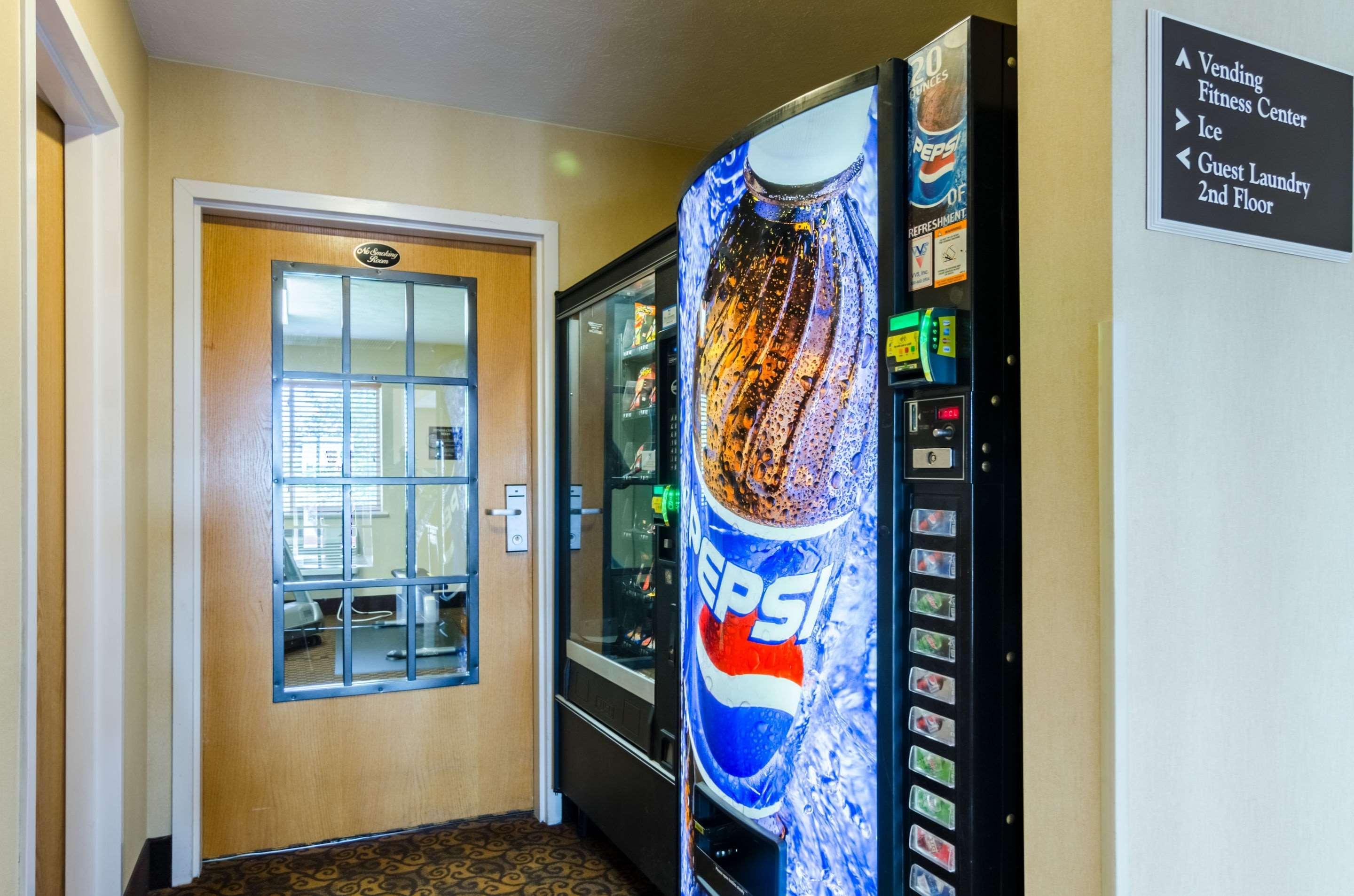 Hotel Super 8 By Wyndham Cozad Extérieur photo